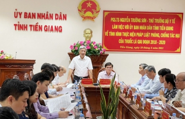 Thứ trưởng Bộ Y tế kiểm tra tình hình thực hiện pháp luật về Luật Phòng, chống tác hại thuốc lá tại Tiền Giang